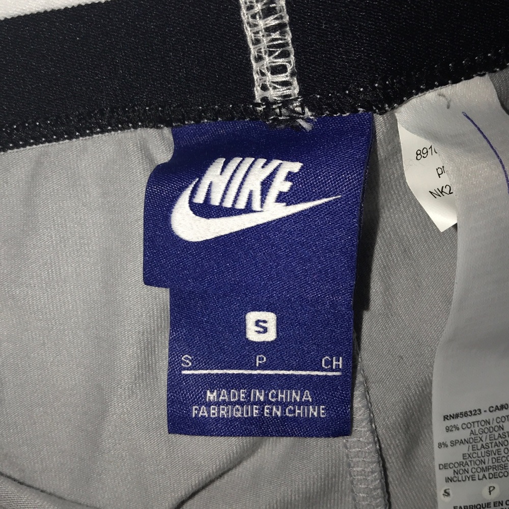 Like new Nike leggings ๐๐ - Picture 2 of 4